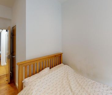 4 bedroom terraced house to rent - Photo 4