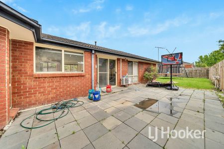 Beautiful and spacious 3-bedroom home for rent in Rowville! - Photo 4