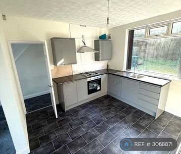 3 bedroom semi-detached house to rent - Photo 6