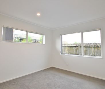 9 Judd Place, Orewa - Photo 2