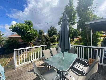 Excellent location, 4 bedroom stunning home - Photo 4