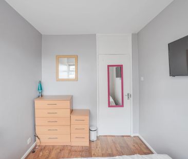 Wick Road – Room 4 - Photo 4