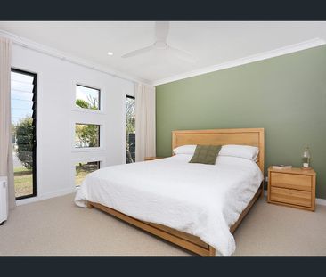 Quality Family Home in Sought-After Upper Coomera - Photo 4