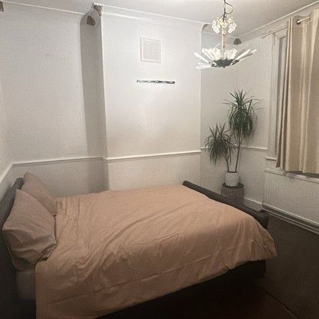 3 Bed Terraced House, Gordon Road, SE15 - Photo 1