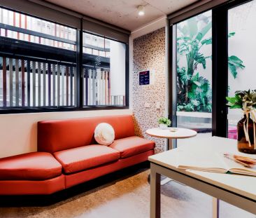 Ensuite Room in 6-Bed Apartment with Courtyard - Photo 2