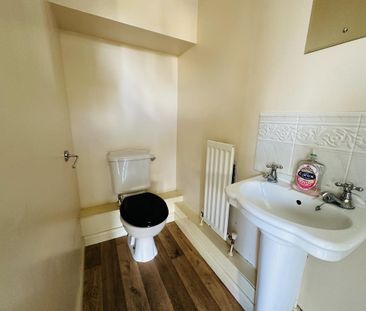 2 bedroom house to rent - Photo 1