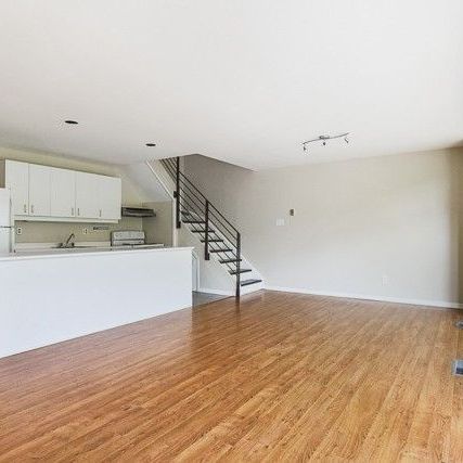 For Lease - 2064 Queen Street Unit# 1, Toronto, Ontario - Photo 1