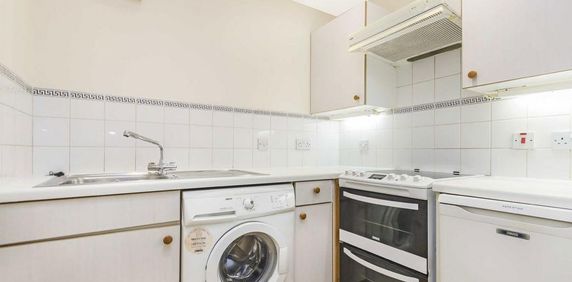 Studio to rent - Photo 2