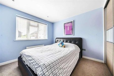 Alben Road, Binfield, Bracknell, RG42 - Photo 5