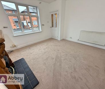 3 bedroom semi-detached house to rent - Photo 2