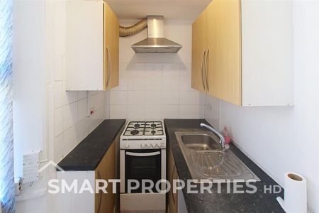 Blackmoorfoot Road, Huddersfield - Photo 3