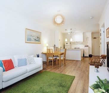 FULLY FURNISHED - Modern Urban Living in the Heart of South Melbourne - Photo 5