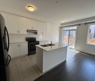 For Lease - 1471 Blackmore Street, Innisfil, Ontario - Photo 2