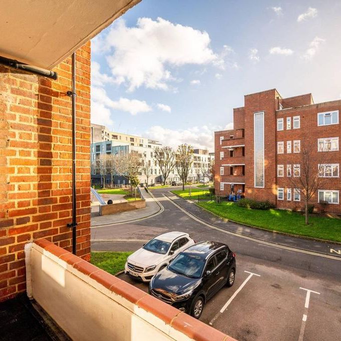 2 bedroom flat to rent - Photo 1