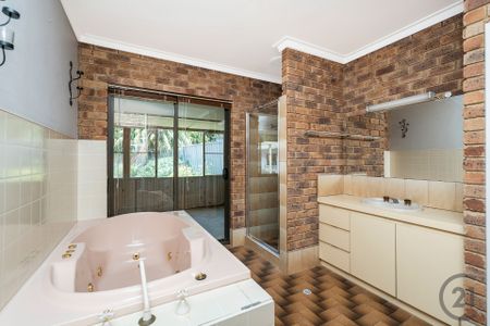 3 Bedroom Beachside Home - Photo 3