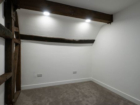 2 bedroom apartment to let - Photo 4