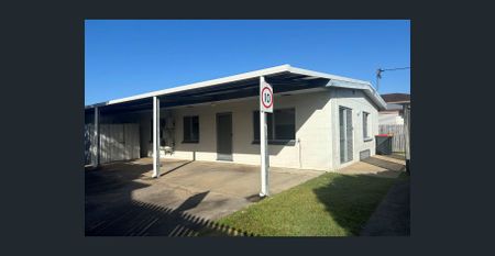 Large 4 Brm Unit - Fully Air Conditioned - Photo 4