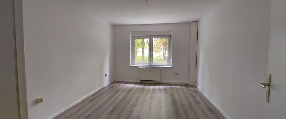 Neue gemütlichen 3-Zimmerwohnung im Erdgeschoss mit Balkon feiern! - Photo 1