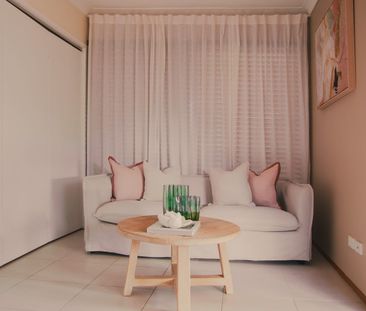 2-Bedroom Burleigh Retreat – Walk to James Street & the Beach - Photo 2