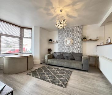 3 bedroom apartment to rent - Photo 2