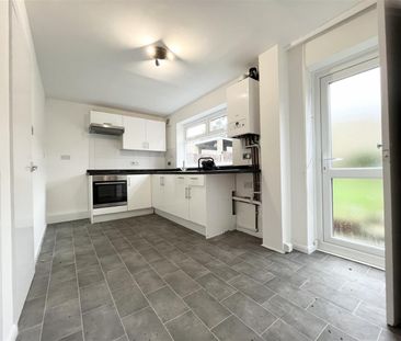 3 Bedroom House - Terraced To Let - Photo 1