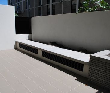G10/70 Queens Road, Melbourne VIC 3004 - Photo 5