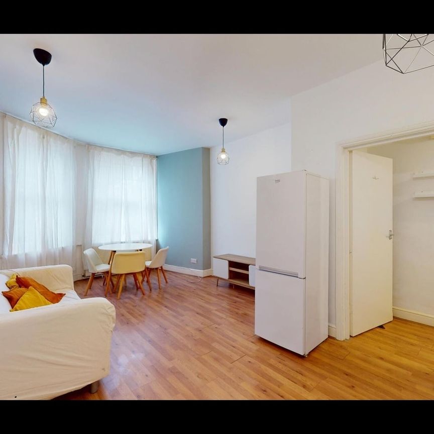 1 Bed Flat, Powis Square, W11 - Photo 1