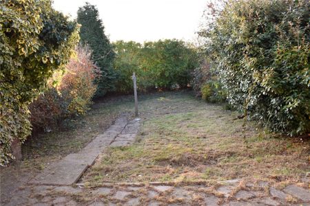 Depedale Avenue, Kirk Hallam, Ilkeston, Derbyshire, DE7 - Photo 2