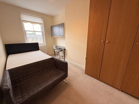 4 bedroom terraced house to rent - Photo 3