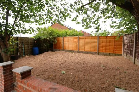 3 bedroom semi-detached house to rent - Photo 3