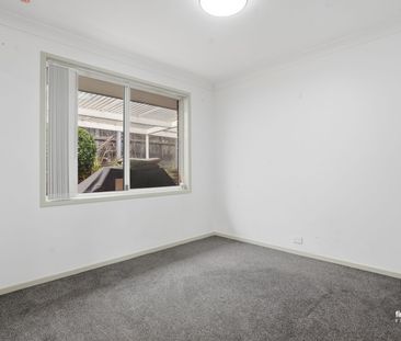 Beautiful 3 Bedroom Family Home in a Peaceful, Convenient Location - Photo 2