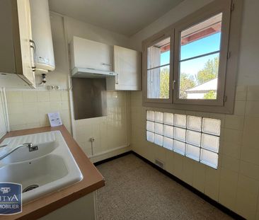 Location Appartement 2 pièces 41m² CARPENTRAS 84200 - Photo 1