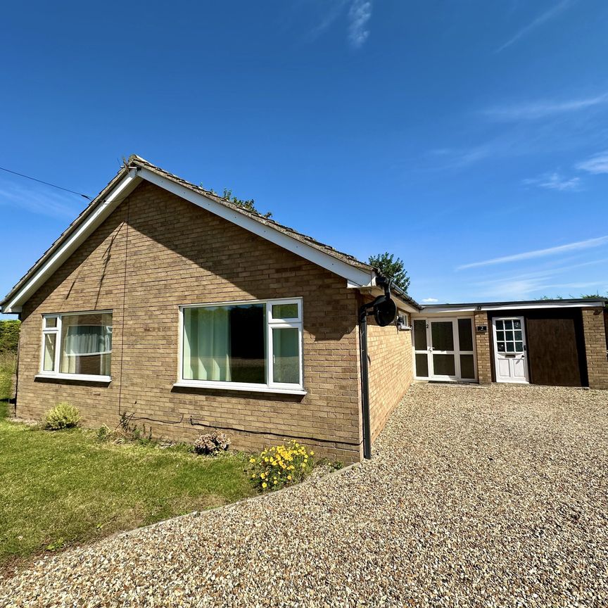 The Green, Bury St. Edmunds, West Row - Photo 1