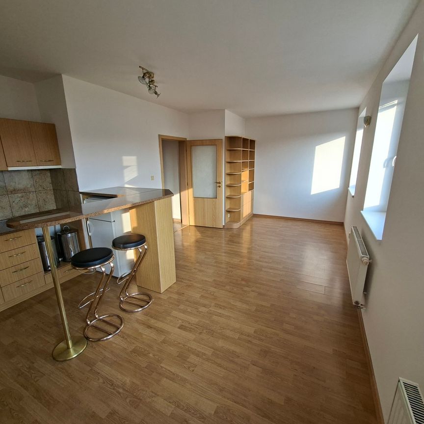 Pronájem bytu v Praze, byt 1+kk, 33m2, Praha 10, nový, parkovací místo - Photo 1