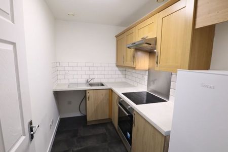 2 Bed, Flat - Photo 2