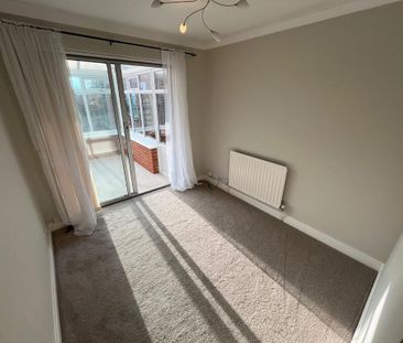 3 bedroom bungalow to rent - Photo 2