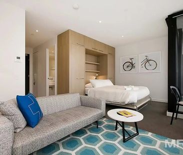 Furnished inner-city living with impressive views - Photo 6