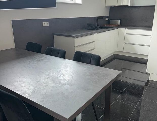Hochwertige 3 Zimmer Wohnung mit Balkon und EBK - Photo 1