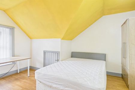 5 bedroom maisonette to rent - Photo 4