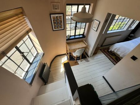 3 Bed Semi-Detached House, Sterne St, W12 - Photo 2