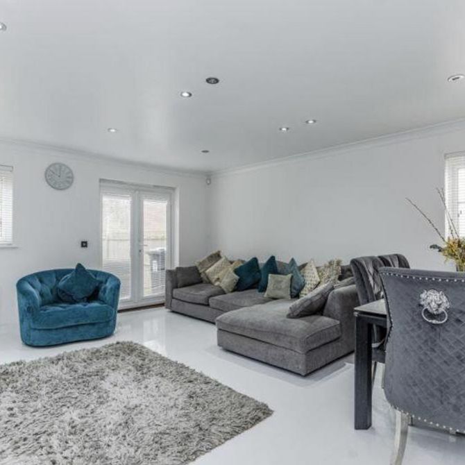4 bedroom townhouse to rent - Photo 1