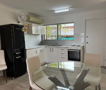One bedroom furnished apartment situated in the heart of Cairns. - Photo 6