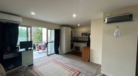 First-Floor Two-Bedroom Apartment - Phillipstown - Photo 2