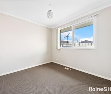 Sensational Home in a Quiet Court Location - Photo 4