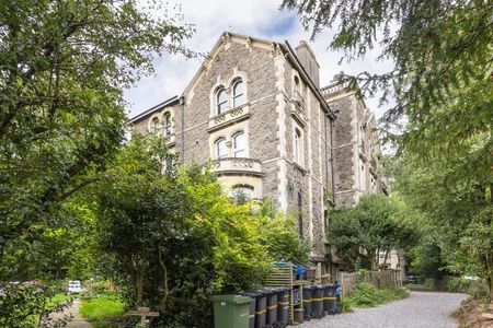 1 Bed Flat - Photo 5