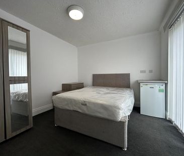 1 bedroom house of multiple occupation to rent - Photo 4