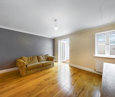 3 Bedroom - Photo 3