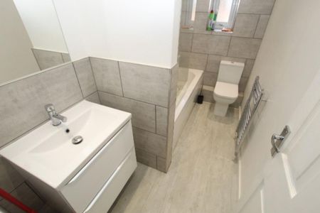 2 bedroom property to rent - Photo 2