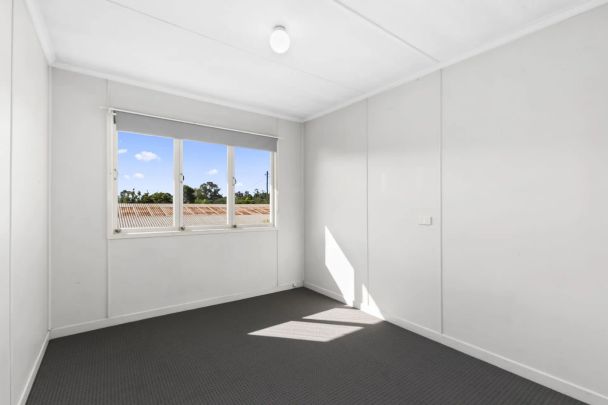 Neat & Tidy Unit in Stafford Heights - Photo 1