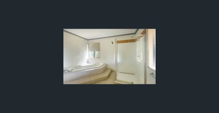 Family home in Brinsmead - Photo 5